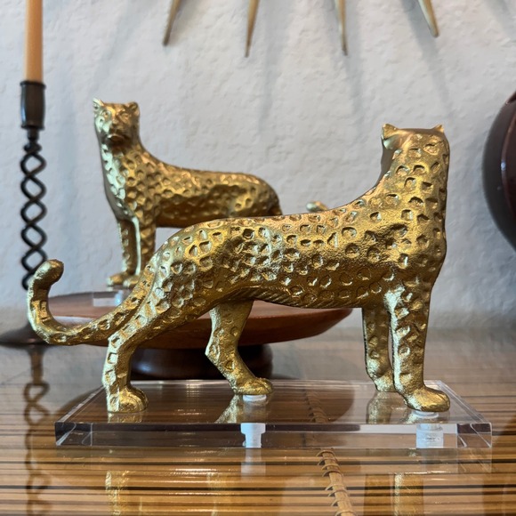 Pair Vtg Brass Cheetah Leopard Sculptures on Lucite Bases Hollywood Regency MCM - Picture 5 of 11